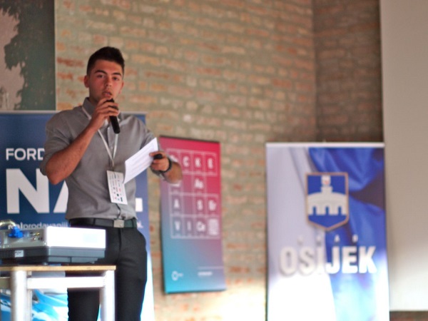 Obnovljivi izvori energije i inovativna tehnologija - okosnica udruge Obnovljivi nastale u sklopu Elektrotehničke i prometne škole u Osijeku.