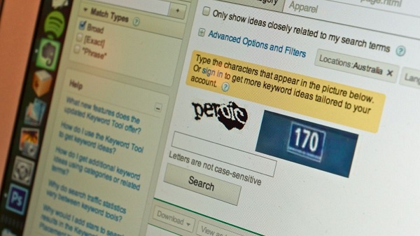Kombinacija stare i nove captcha zagonetke. Izvor: theverge.com