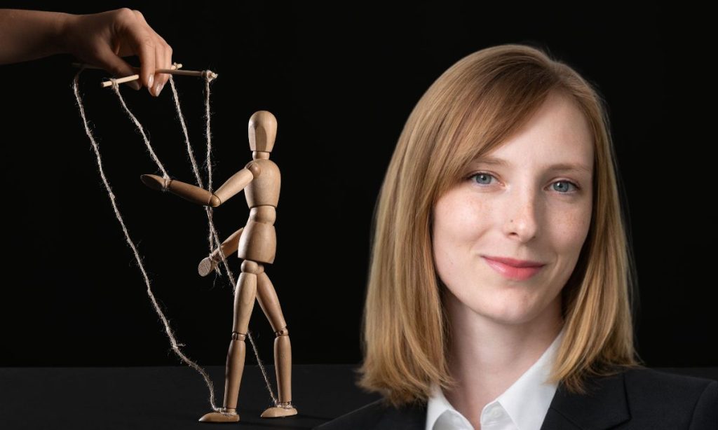 Sonja Perković, manipulativni dizajn